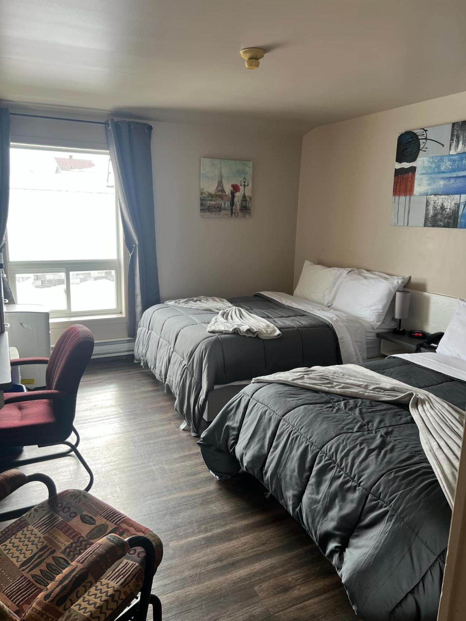 Hotel Auberge St-Felicien Saint-Félicien Eksteriør bilde